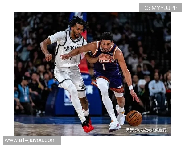 季前赛迎战湖人太阳队晒出布克马威帅气登机照引发关注