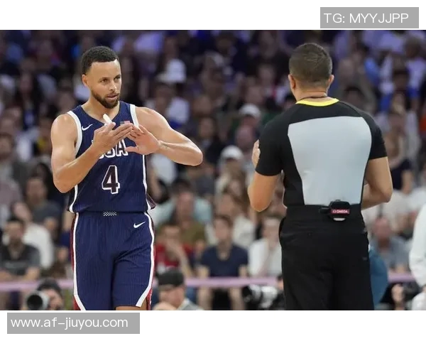 大范甘迪称库里在与球迷互动和场外表现方面无人能敌