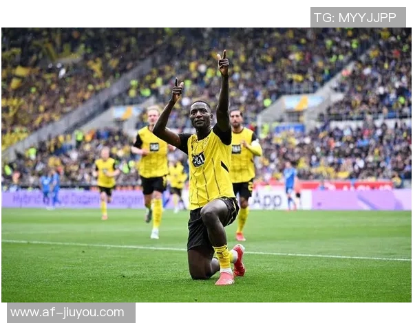 多特高层与球员一致认可吉拉西的进球能力助力球队胜利